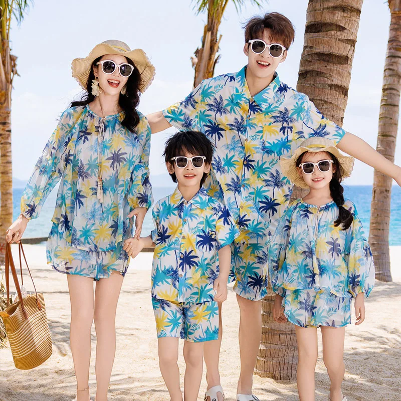 Plant Parent Free - Aile Tatil Görünümü Eşleşen Kıyafetler Tatil